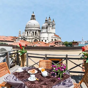 Dorsoduro Charme By Wonderful Italy Apartamento